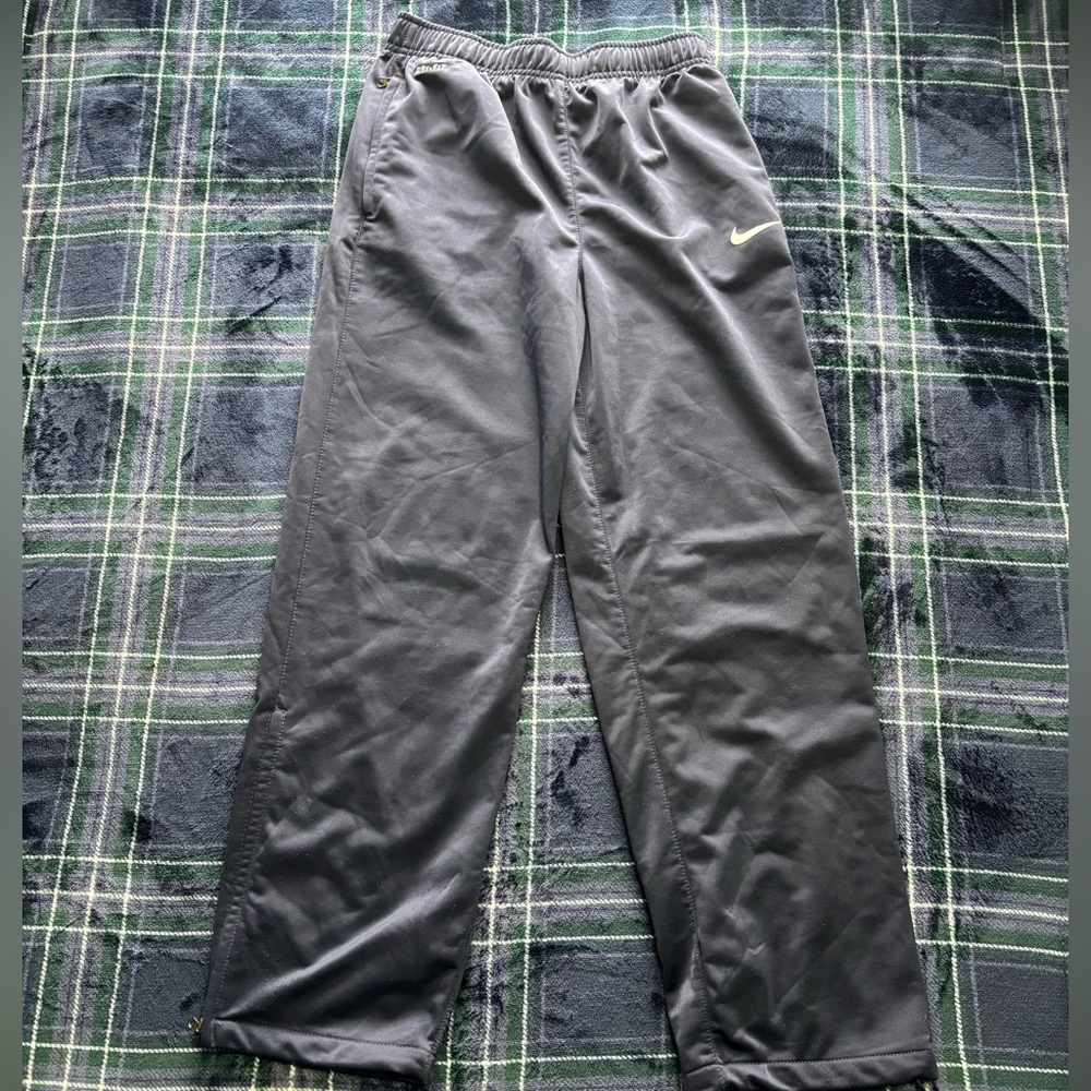 Vintage 2000s Navy Blue Nike Men’s dri-fit Sweatpants. Size M